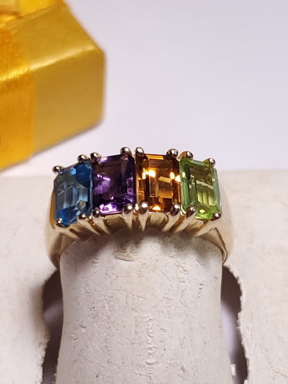 Estate 2ctw Natural Emerald cut Topaz Amy Citrine Peridot 14Kt YG Band Ring24515